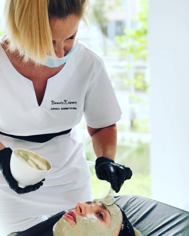 Hands-on training in PRX-T33, BioRePeelCl3, and professional skin resurfacing procedures.