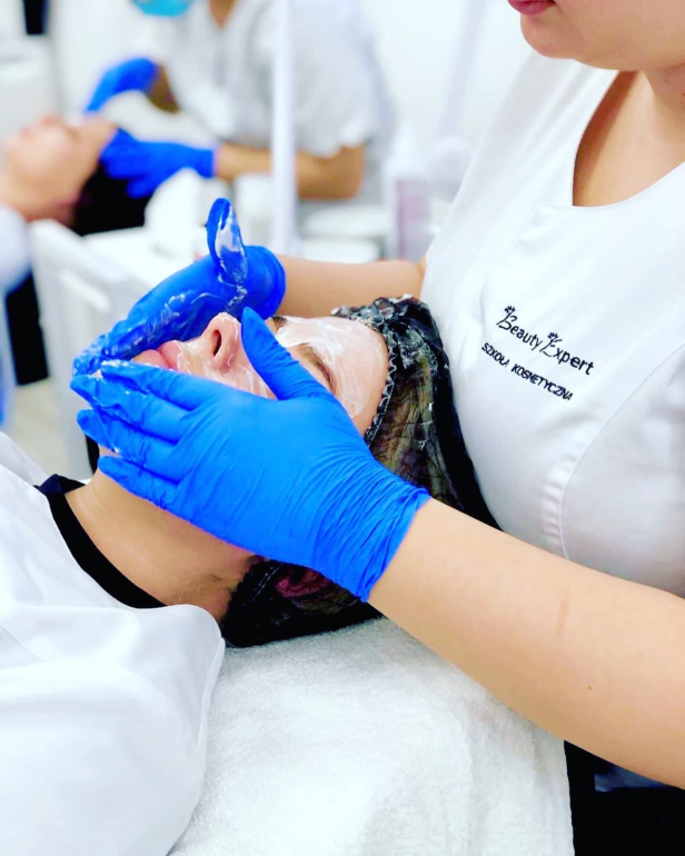 Kobido and Gua Sha massage training covering natural facial lifting and soft tissue techniques.