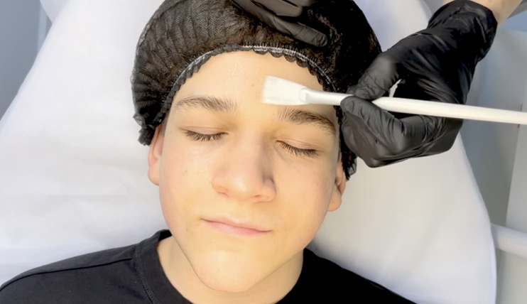 Chemical peels course – new materials and treatment protocols